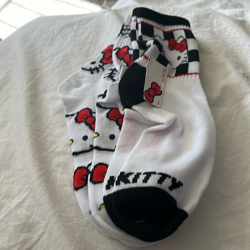2 Pc Hello Kitty Crew Socks